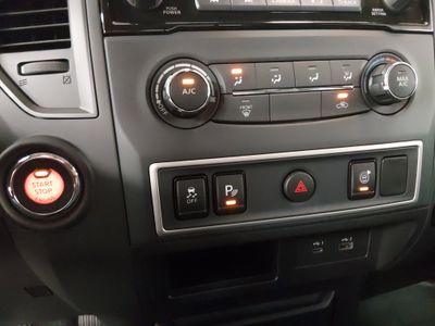 2022 Nissan Titan - Photo 19