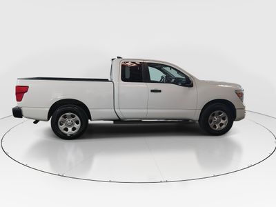2022 Nissan Titan - Photo 8