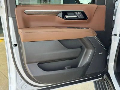 2026 Chevrolet Tahoe - Photo 27