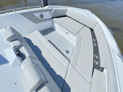 2025 Cruisers Yachts 42 GLS Outboard - Photo 4