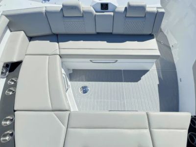 2025 Cruisers Yachts 42 GLS Outboard - Photo 5
