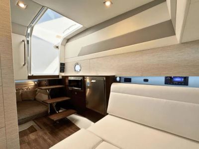 2025 Cruisers Yachts 42 GLS Outboard - Photo 17