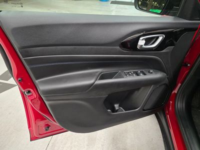 2026 Jeep Compass - Photo 13
