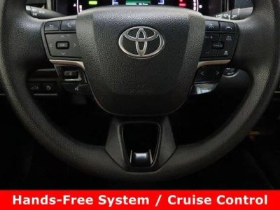 2025 Toyota Camry FWD - Photo 23