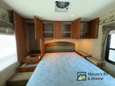2009 Jayco Greyhawk - Photo 32