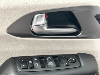 2023 Chrysler Pacifica - Photo 14