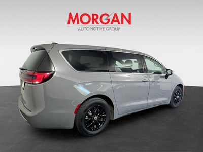 2023 Chrysler Pacifica - Photo 3