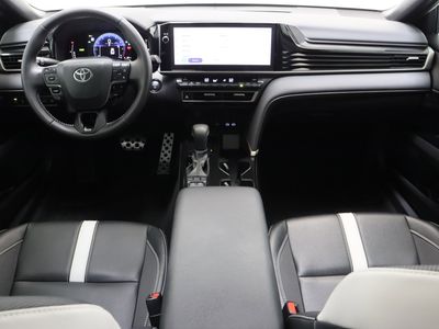 2025 Toyota Camry FWD - Photo 31