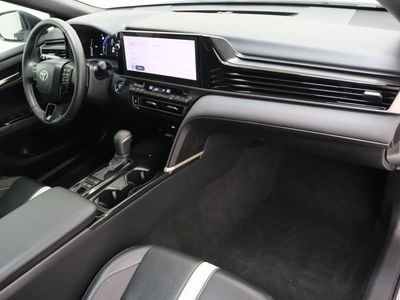 2025 Toyota Camry FWD - Photo 37