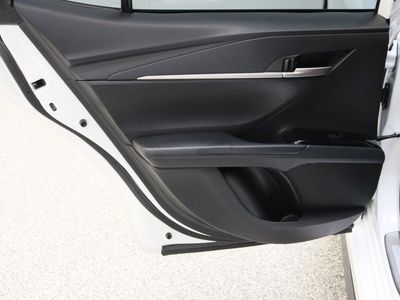 2025 Toyota Camry FWD - Photo 27