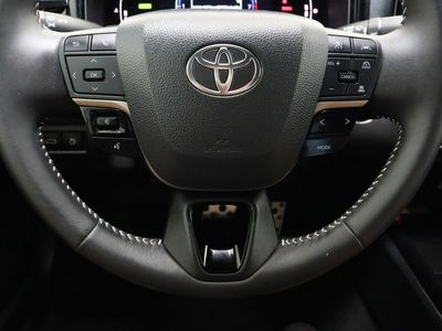 2025 Toyota Camry FWD - Photo 24