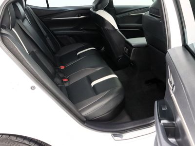 2025 Toyota Camry FWD - Photo 35