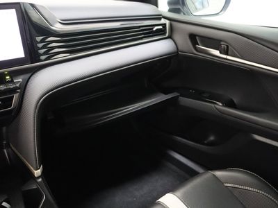 2025 Toyota Camry FWD - Photo 23