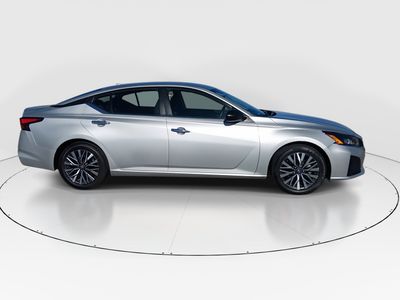 2024 Nissan Altima — photo 8 view