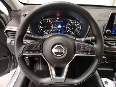 2024 Nissan Altima — photo 12 view