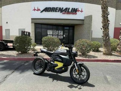 2025 Can-Am® Pulse Carbon Black — front three-quarter view