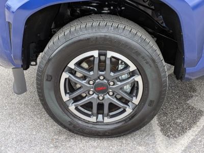 2025 Toyota Tacoma - Photo 9