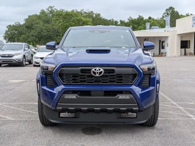 2025 Toyota Tacoma - Photo 8
