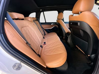 2024 BMW X5 — photo 28 view