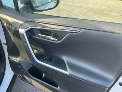 2021 Toyota RAV4 — photo 21 view