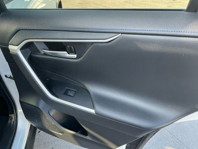 2021 Toyota RAV4 — photo 19 view