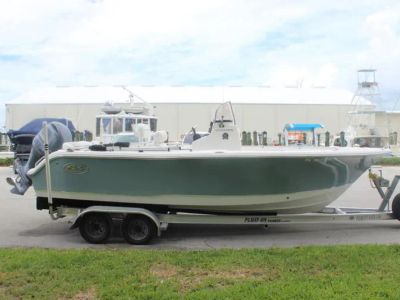 2021 Sea Hunt Ultra 229 — interior view