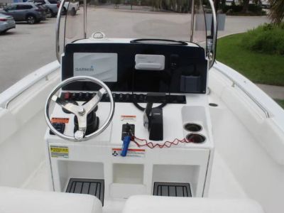 2021 Sea Hunt Ultra 229 — photo 15 view