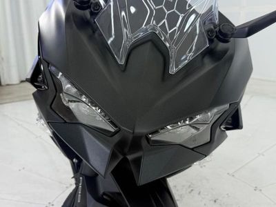 2026 Kawasaki Ninja 500 Metallic Flat Spark Black — photo 14 view