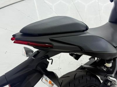 2026 Kawasaki Ninja 500 Metallic Flat Spark Black — photo 11 view