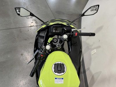2026 Kawasaki Ninja 500 ABS Metallic Yellowish Green/Ebony — photo 12 view