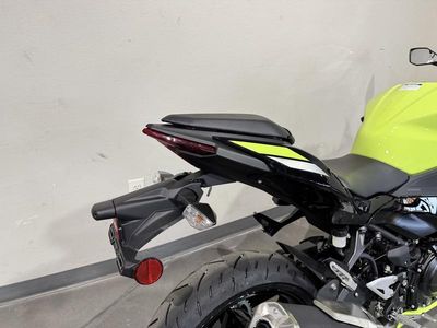 2026 Kawasaki Ninja 500 ABS Metallic Yellowish Green/Ebony — photo 14 view