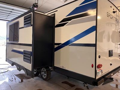 2021 Venture RV SportTrek - Photo 6