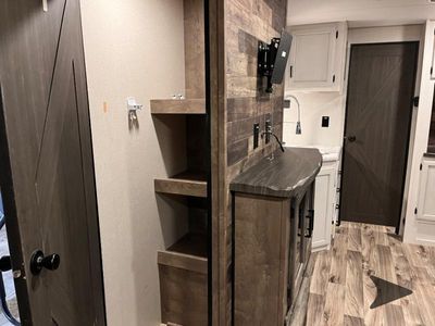 2021 Venture RV SportTrek - Photo 15