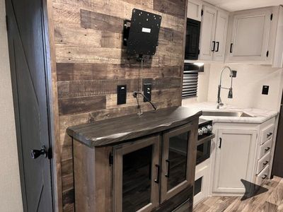 2021 Venture RV SportTrek - Photo 14