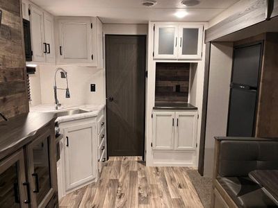 2021 Venture RV SportTrek - Photo 13