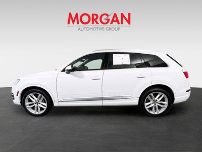 2018 Audi Q7 — engine compartment view