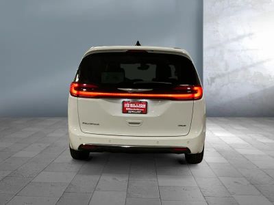 2023 Chrysler Pacifica - Photo 3