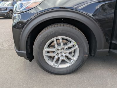 2026 Ford Explorer — photo 32 view