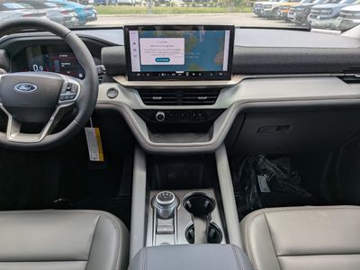 2026 Ford Explorer — photo 13 view