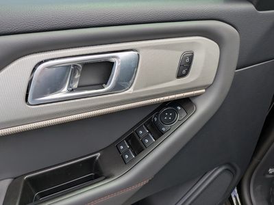 2026 Ford Explorer — photo 17 view