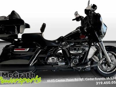 2019 Harley-Davidson® FLHT - Electra Glide® Standard — front three-quarter view
