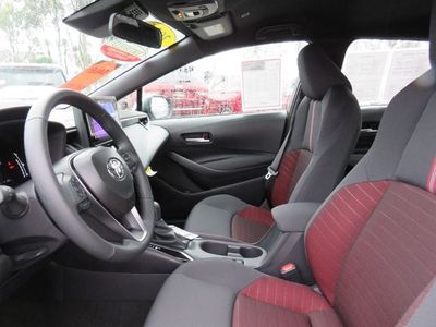 2026 Toyota COROLLA - Photo 16