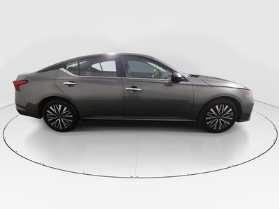 2025 Nissan Altima — photo 8 view