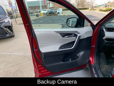 2022 Toyota RAV4 Hybrid XLE — photo 13 view