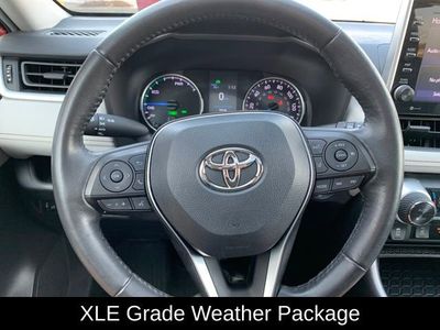 2022 Toyota RAV4 Hybrid XLE — photo 19 view