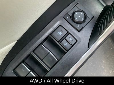 2022 Toyota RAV4 Hybrid XLE — photo 14 view