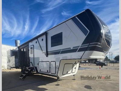2026 Keystone Montana - Photo 2