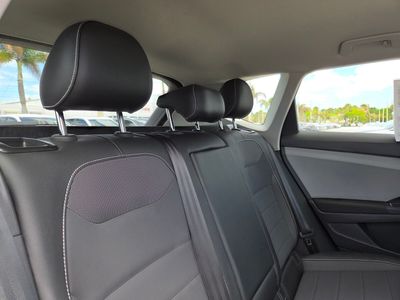 2023 Volkswagen Taos - Photo 14