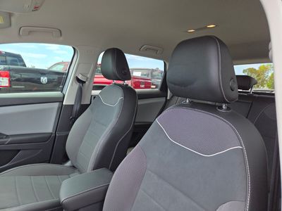 2023 Volkswagen Taos - Photo 21