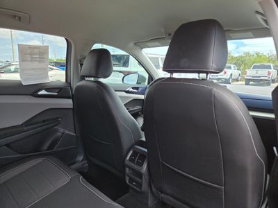 2023 Volkswagen Taos - Photo 12